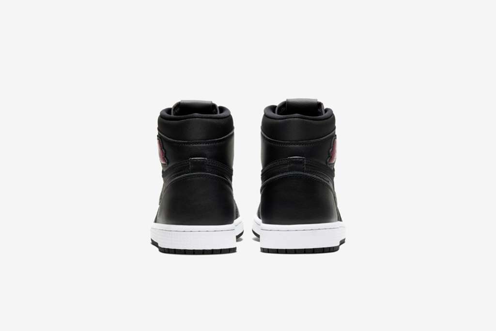 Air Jordan 1 Retro High OG Black7.jpg